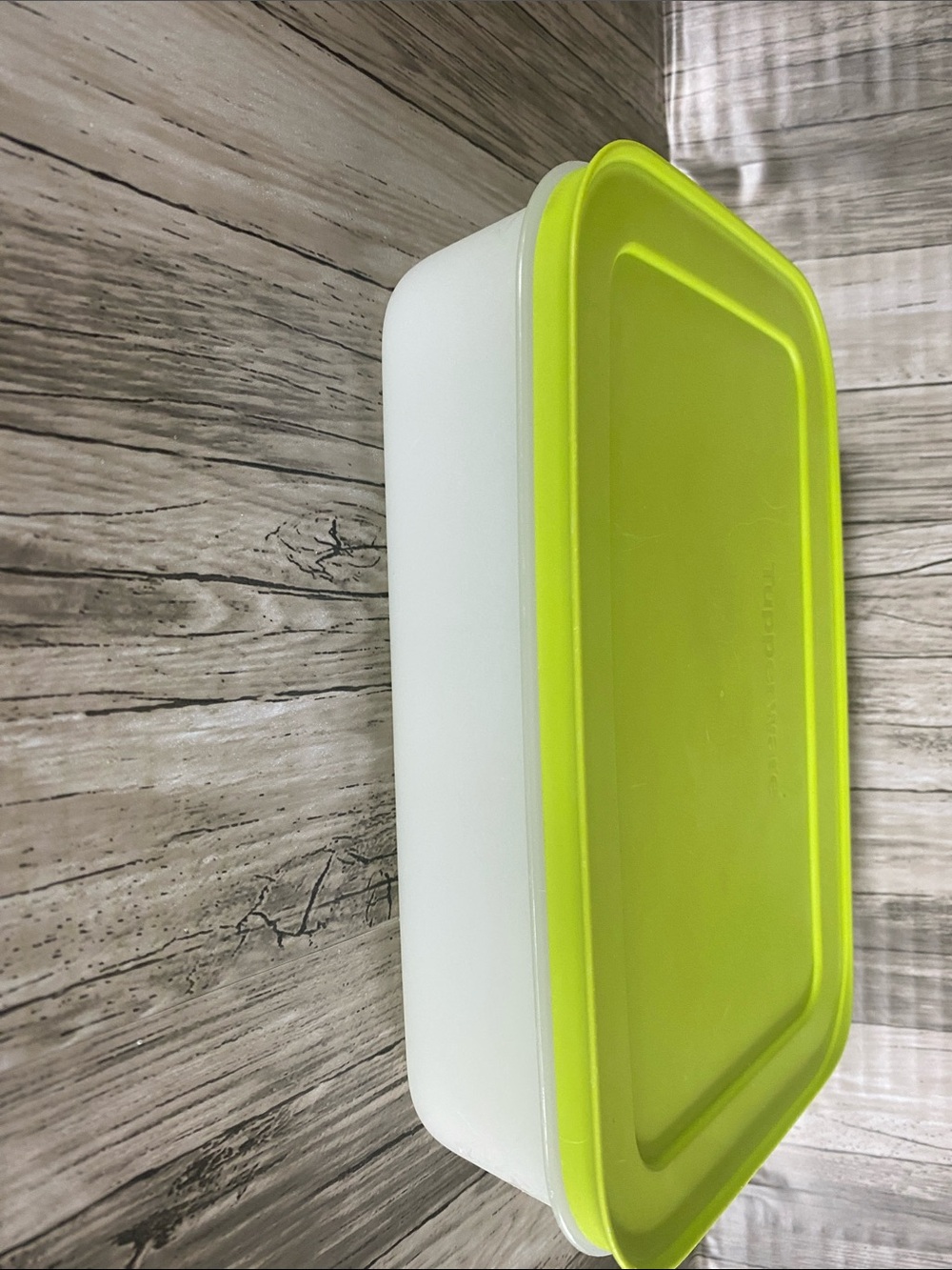 TUPPERWARE FREEZER MATES PLUS— MEDIUM